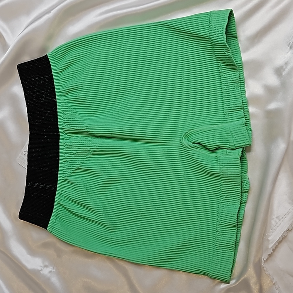 Free People Movement Prajana Shorts Black Green M/L NWT Seamless - Picture 4 of 5